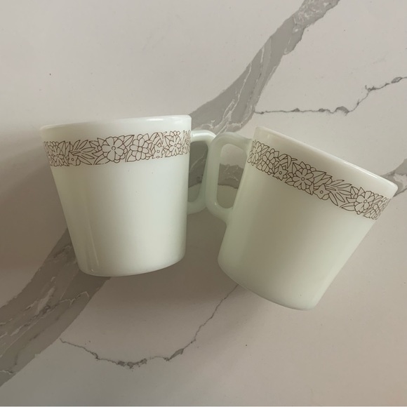 Brown pattern Pyrex Cups - Picture 2 of 9